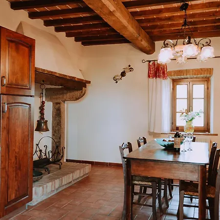 Lucertola Apartment *