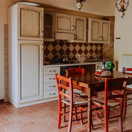 Lucertola Apartment *