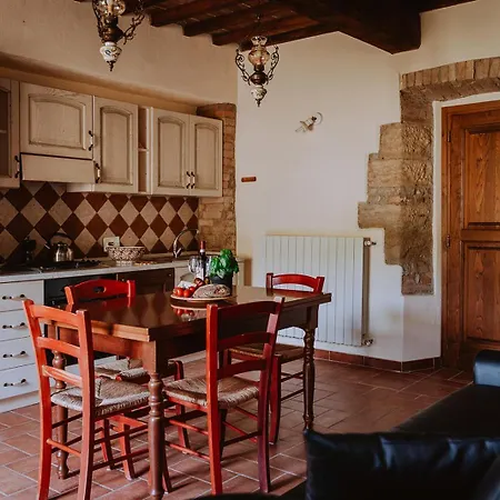 Lucertola Apartment *